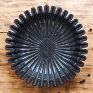 Marble Uril - Black Scalloped